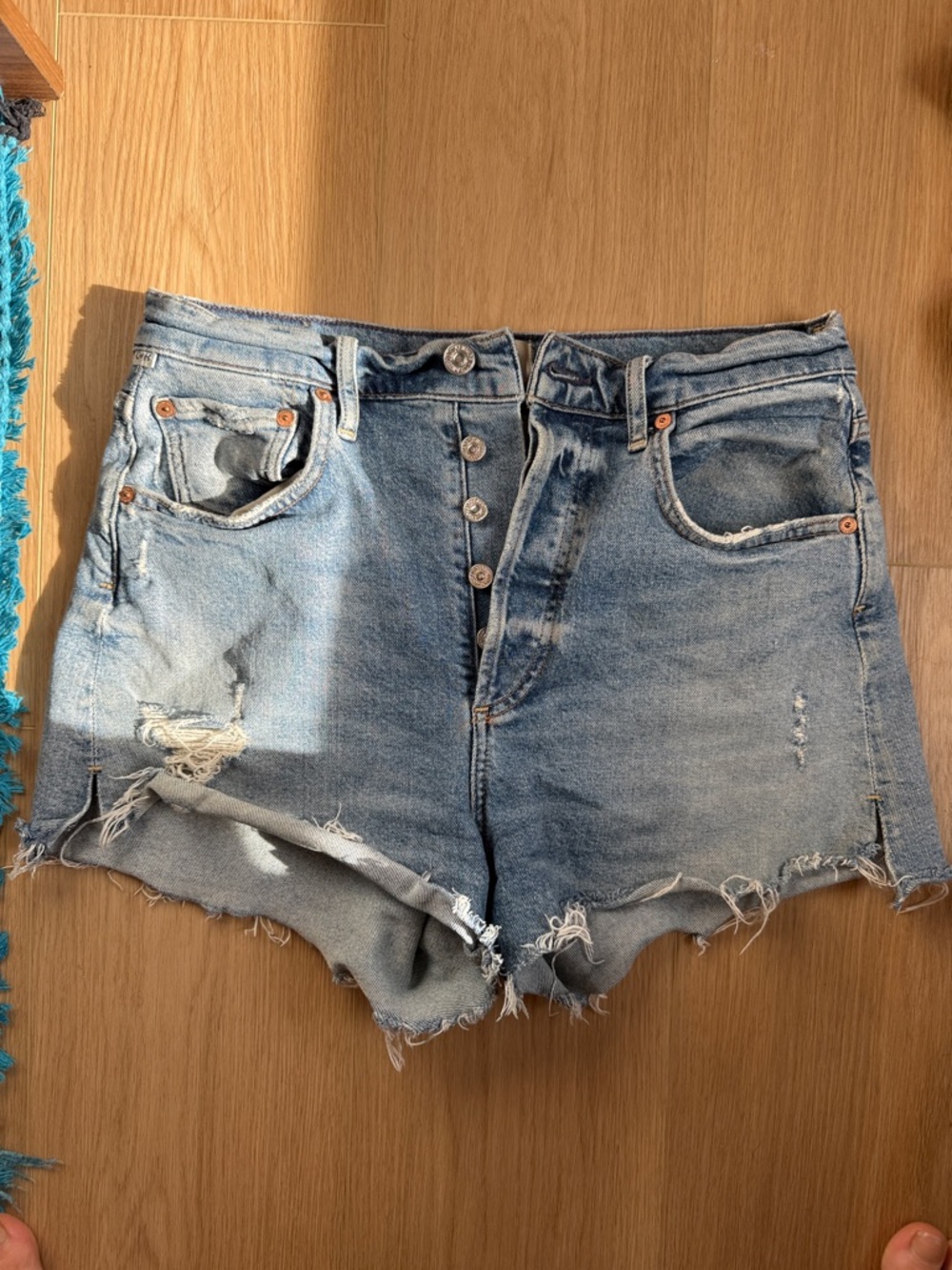 Citizens Of Humanity Light Wash Distressed Button-Fly Jean Shorts size 27